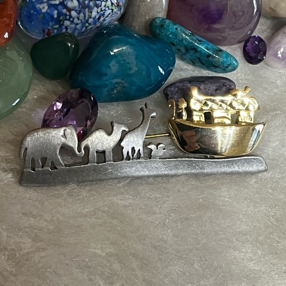 Vintage ULTRA CRAFT Noah’s Ark Brooch
